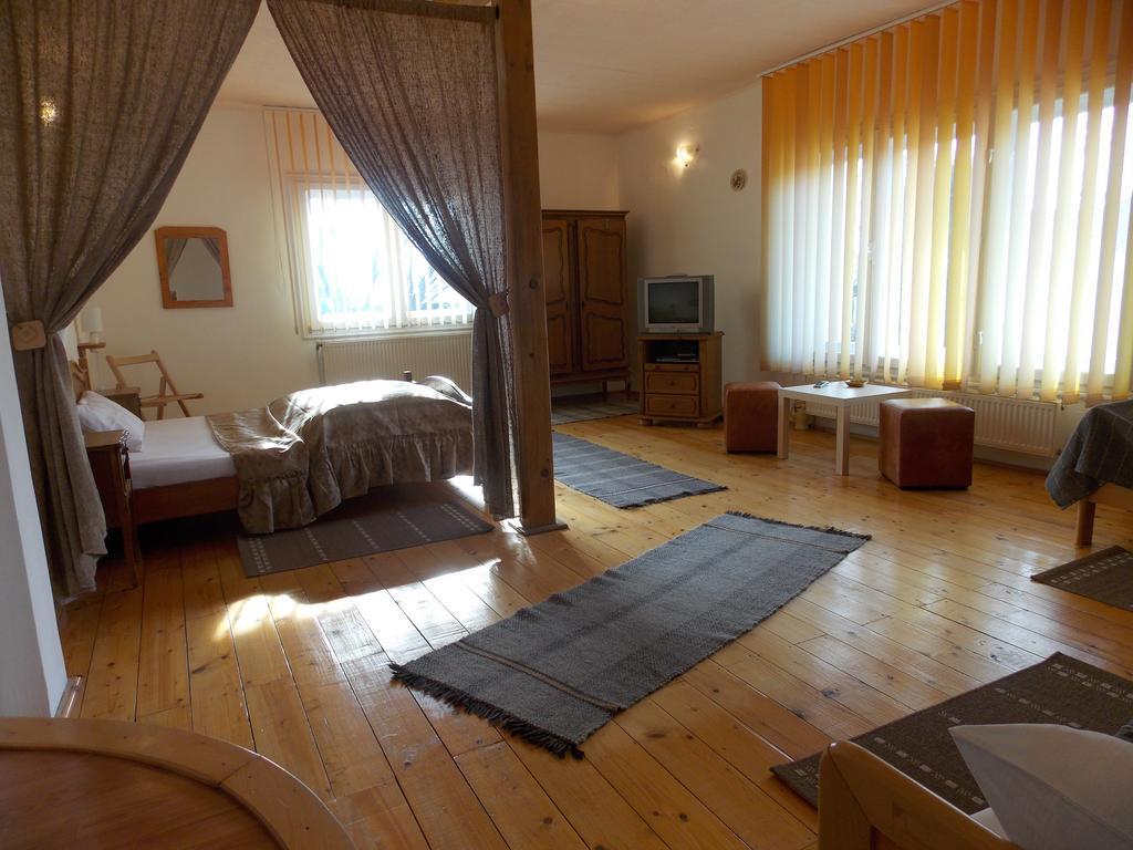 Casa Fortyogo Tîrgu Secuiesc Habitación foto