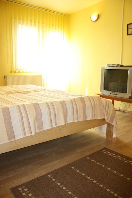 Casa Fortyogo Tîrgu Secuiesc Habitación foto