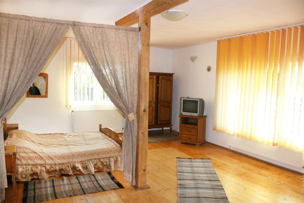 Casa Fortyogo Tîrgu Secuiesc Habitación foto