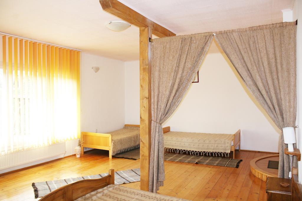 Casa Fortyogo Tîrgu Secuiesc Habitación foto